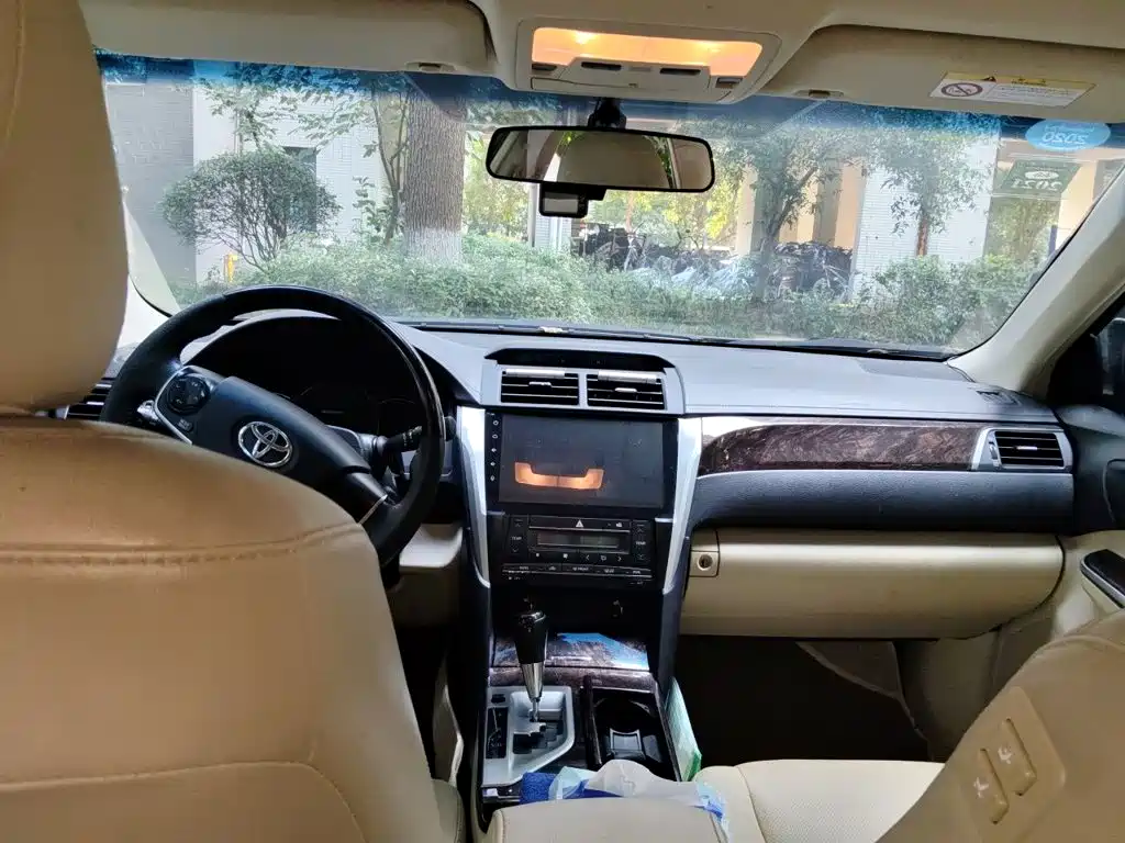 Toyota Camry — миниатюра 9