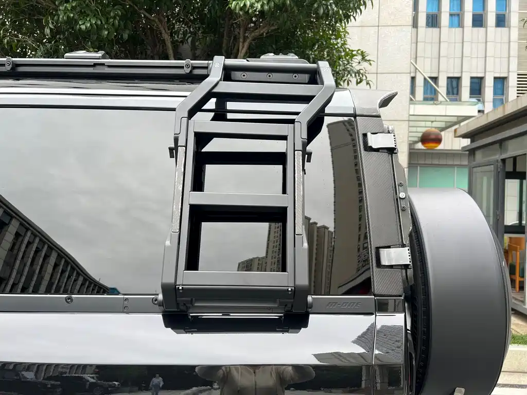 Land Rover Defender — миниатюра 17