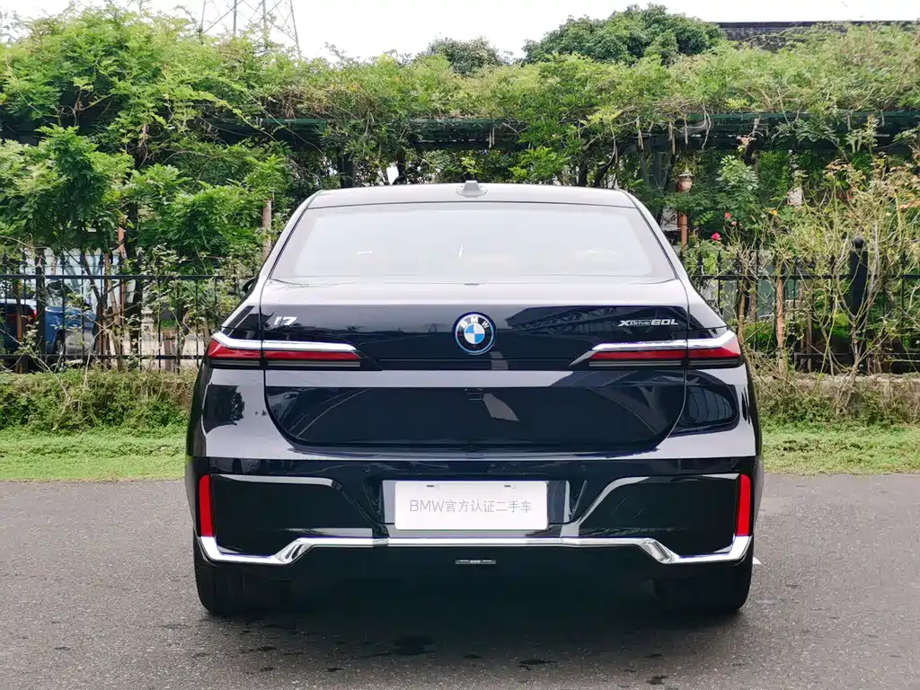 BMW i7 — миниатюра 8
