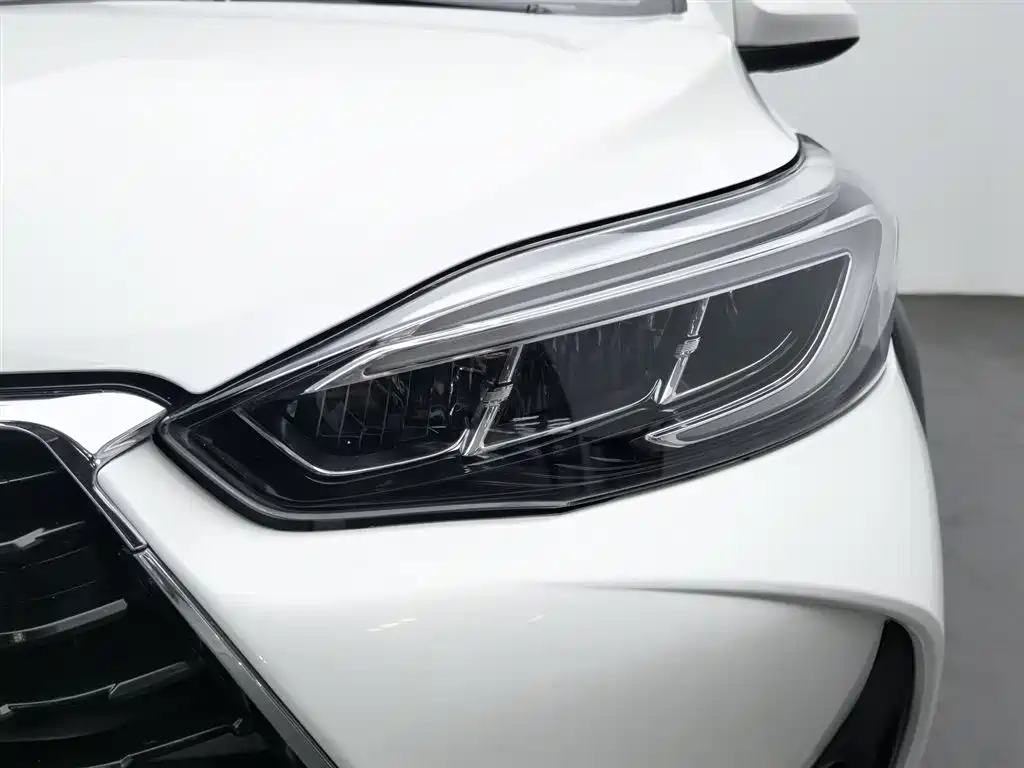 TOYOTA YARIS L ZHIXUAN