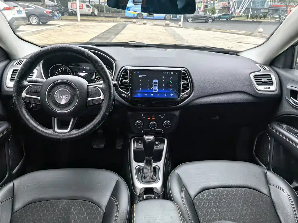 Jeep Compass — миниатюра 10