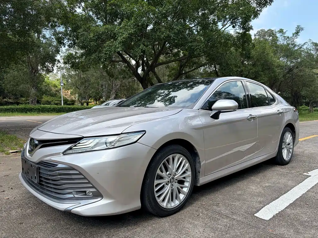 Купить Toyota Camry