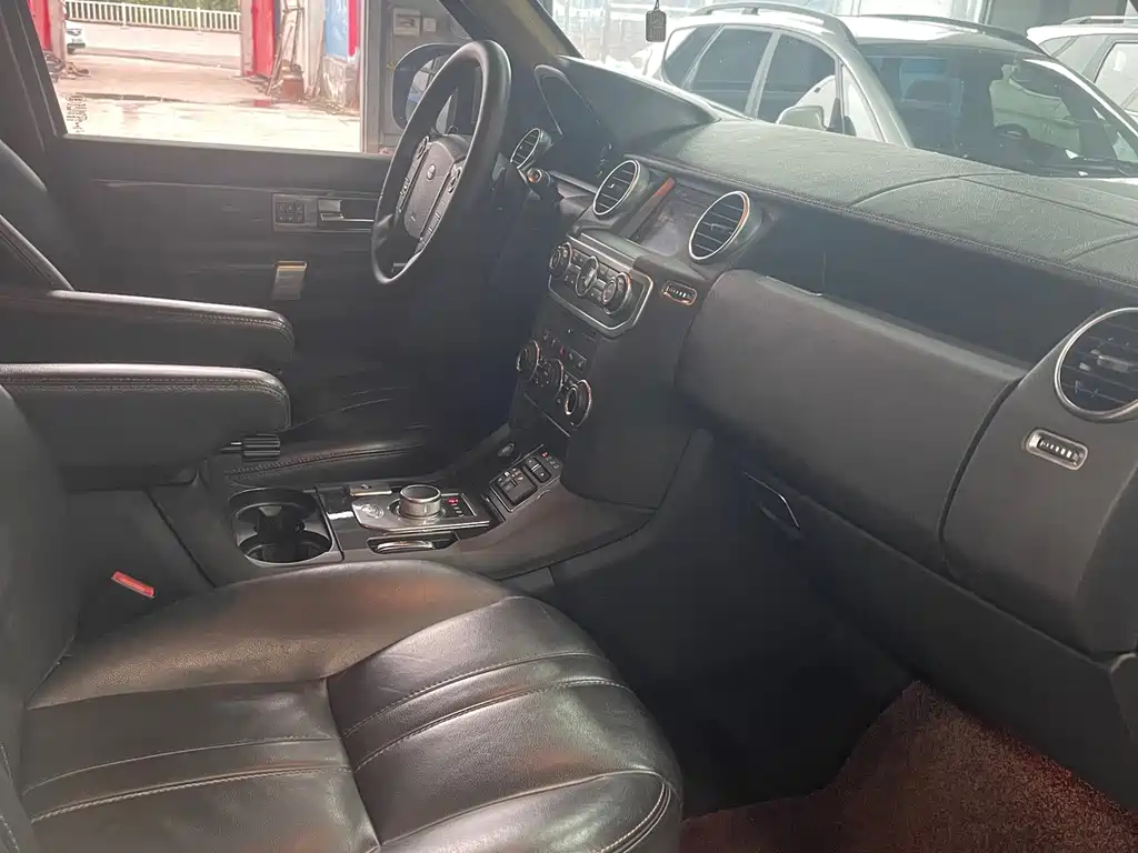 Land Rover Discovery — миниатюра 4