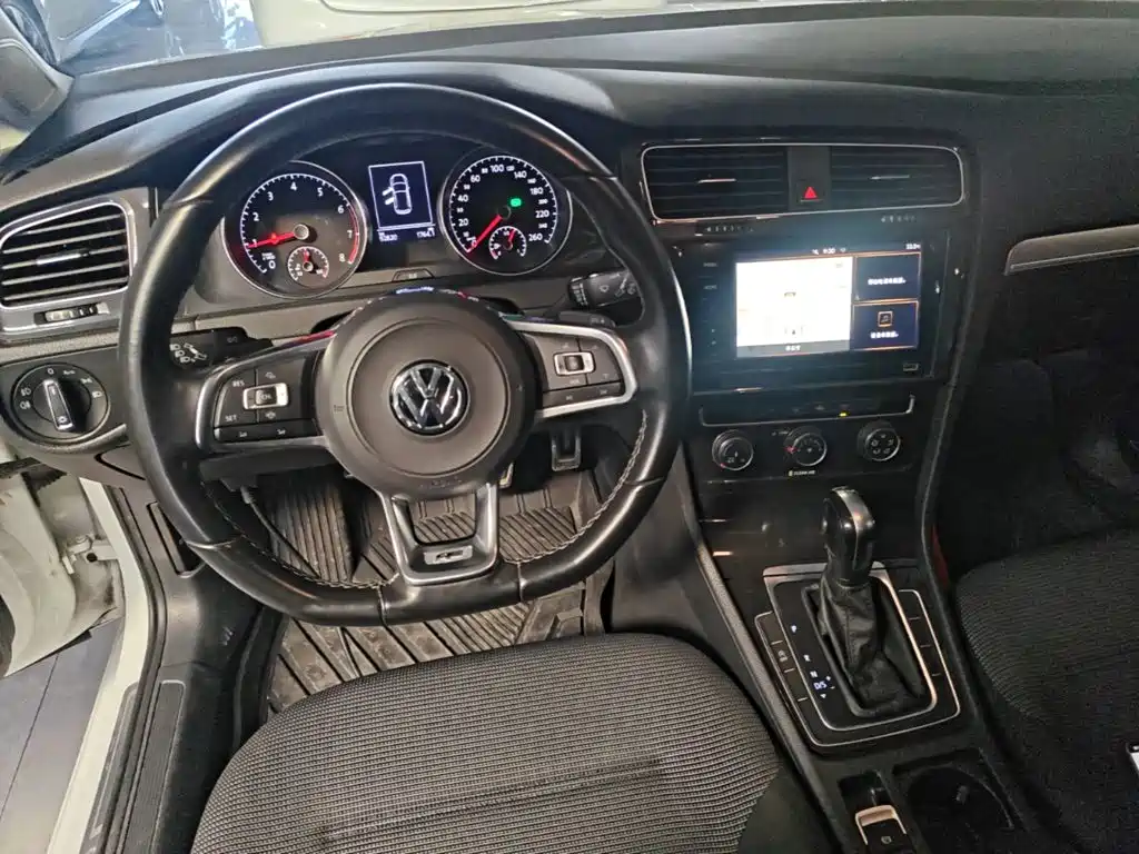 Volkswagen Golf — миниатюра 10