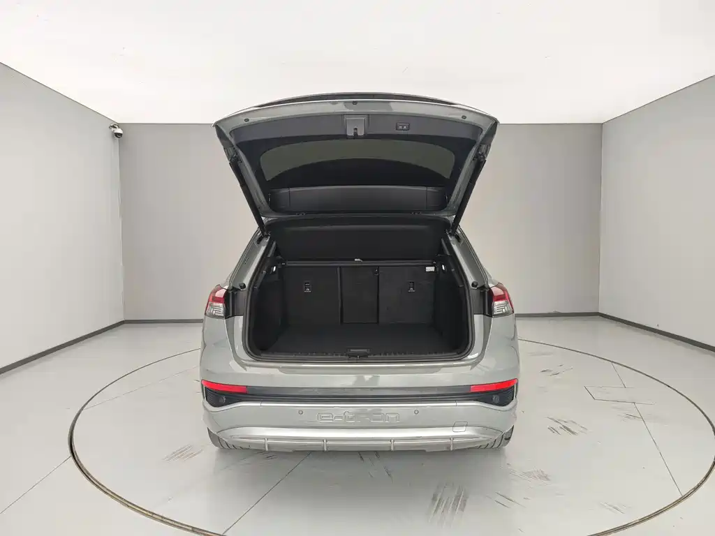Audi Q4 e-tron — миниатюра 12