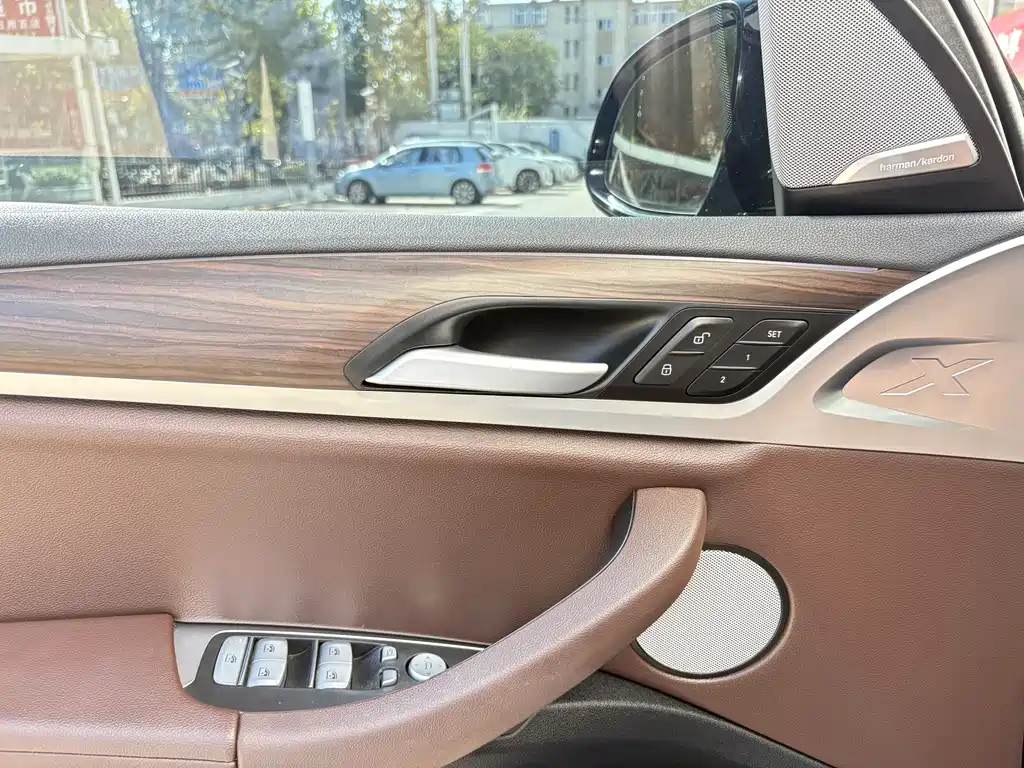 BMW X3 — миниатюра 5