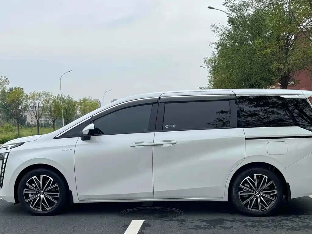 GAC TRUMPCHI E8 NEW ENERGY