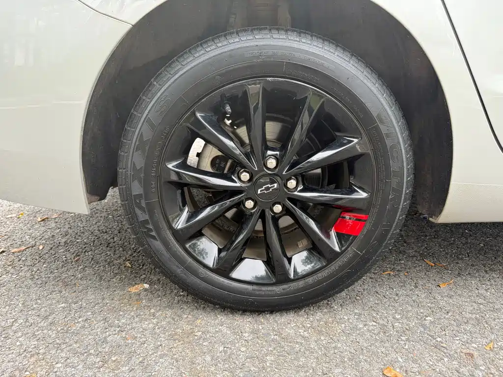 Chevrolet Cruze — миниатюра 24