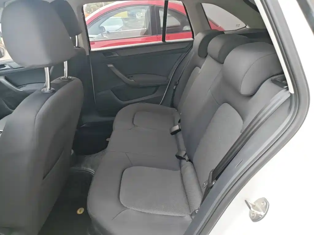 Skoda Rapid Spaceback — миниатюра 17