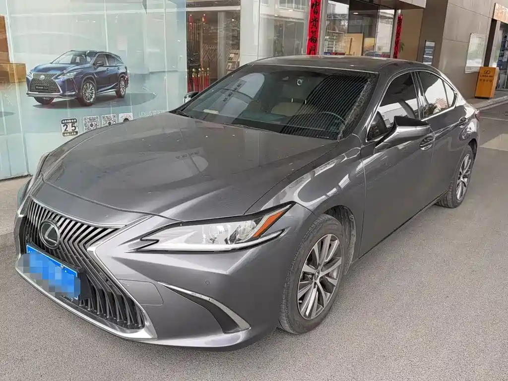 Lexus ES 2021