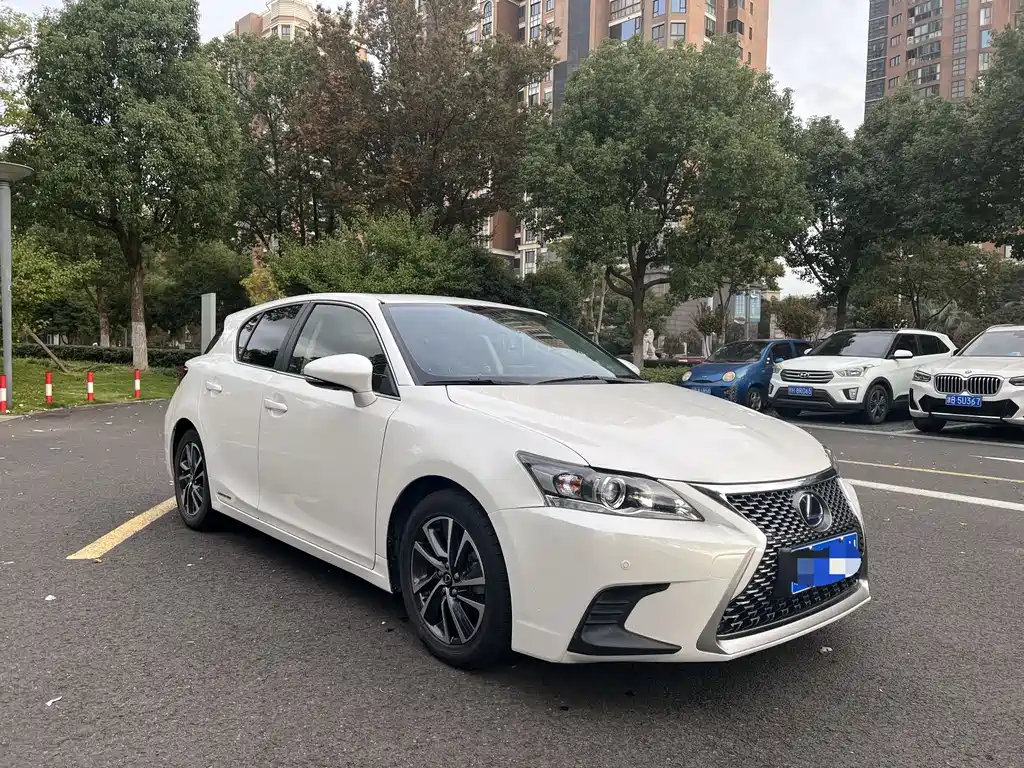 LEXUS CT