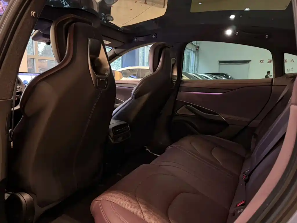 Xiaomi SU7 — миниатюра 5