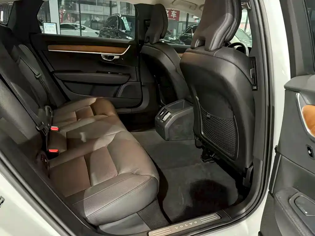 Volvo S90 2019 T5
