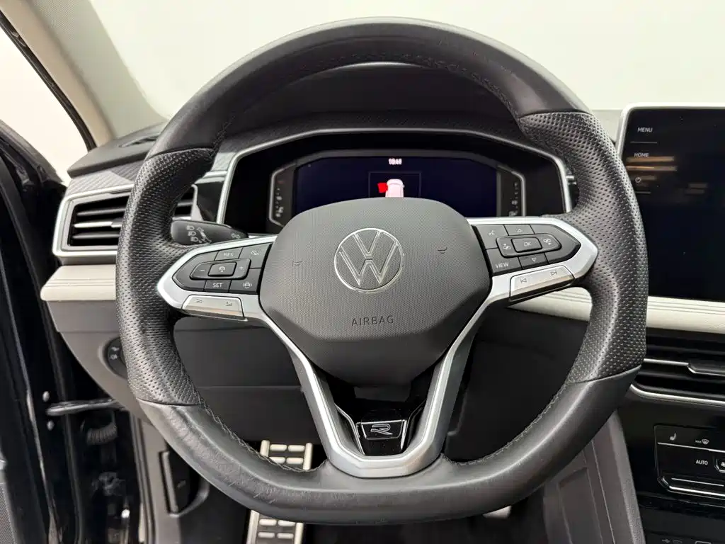 Volkswagen Tiguan L — миниатюра 12