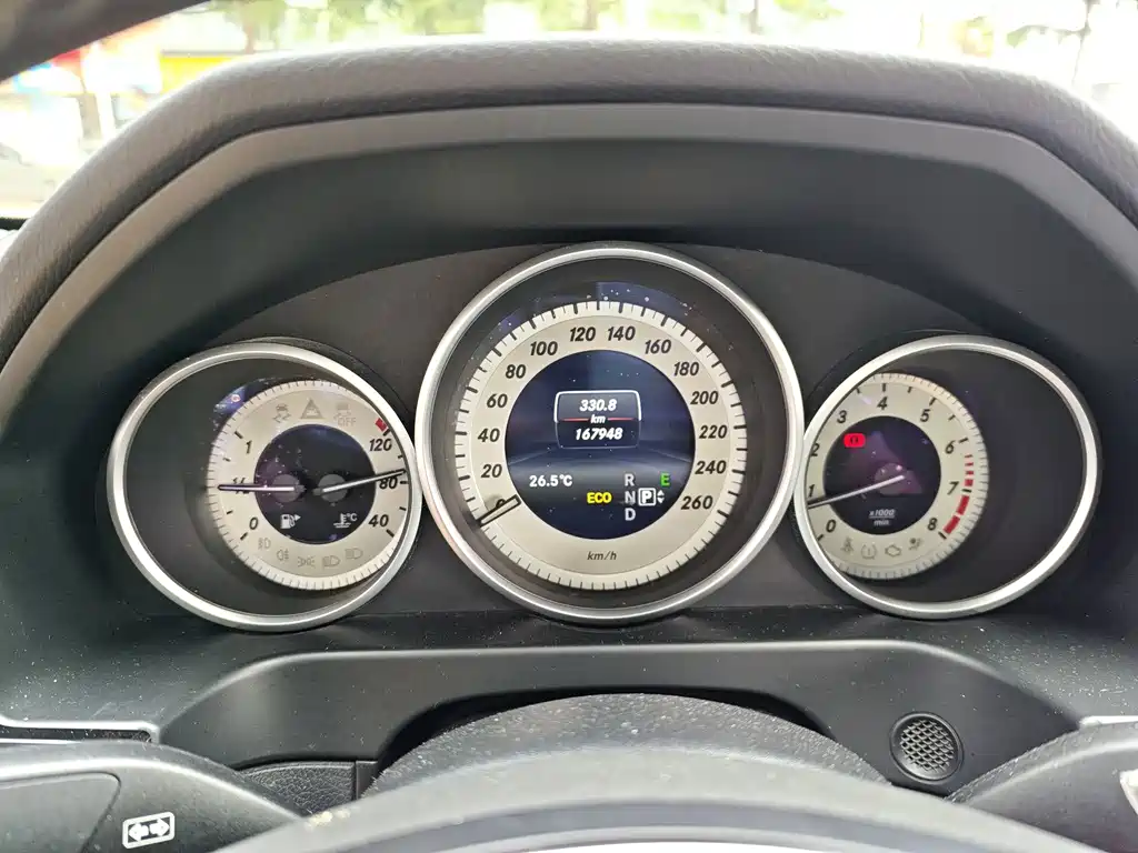 Mercedes-Benz E-Class — миниатюра 12
