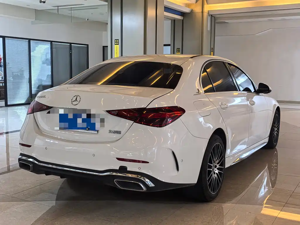 Mercedes-Benz C-Class — миниатюра 11