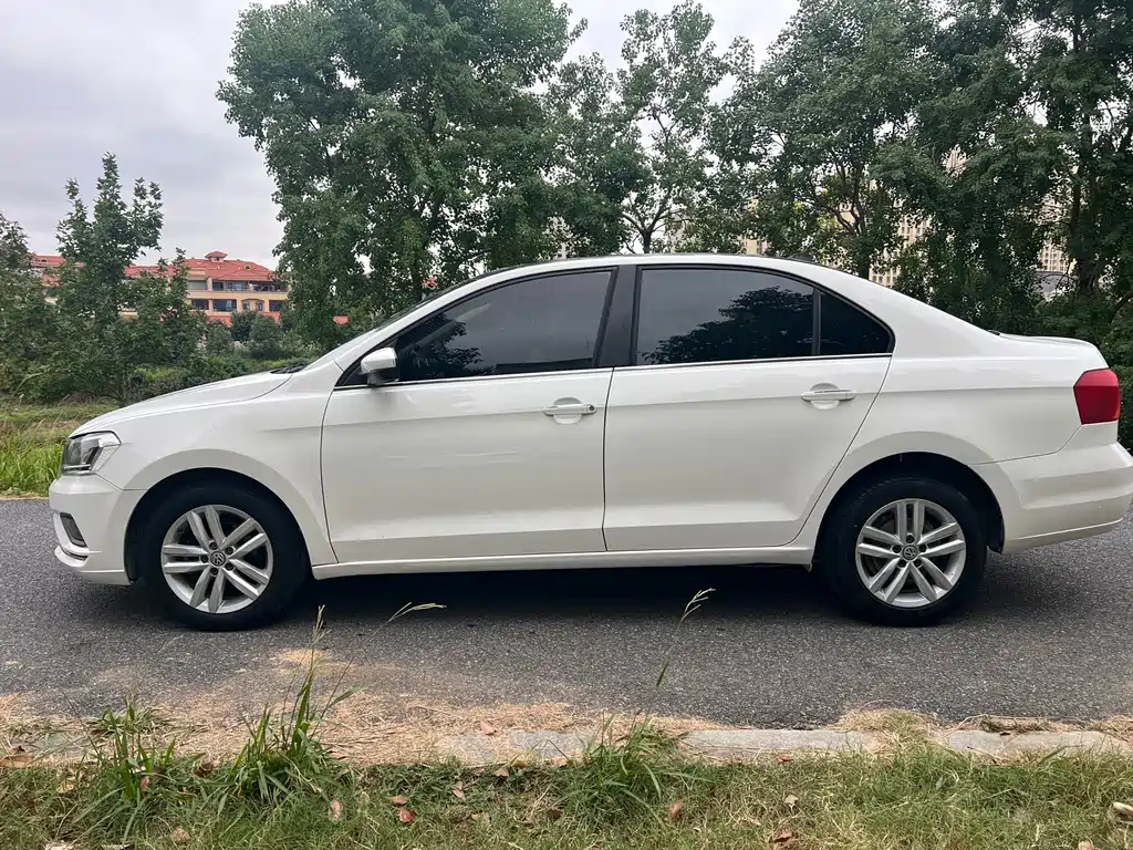 Volkswagen Jetta — миниатюра 4