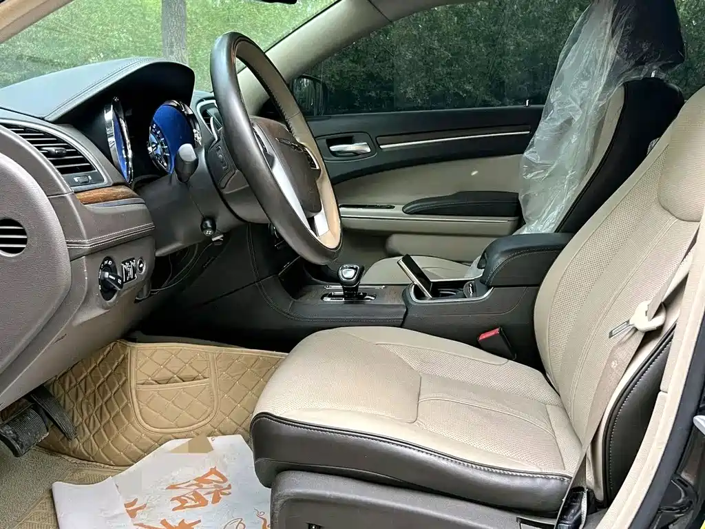 Chrysler 300C 2012 3.6L Luxury