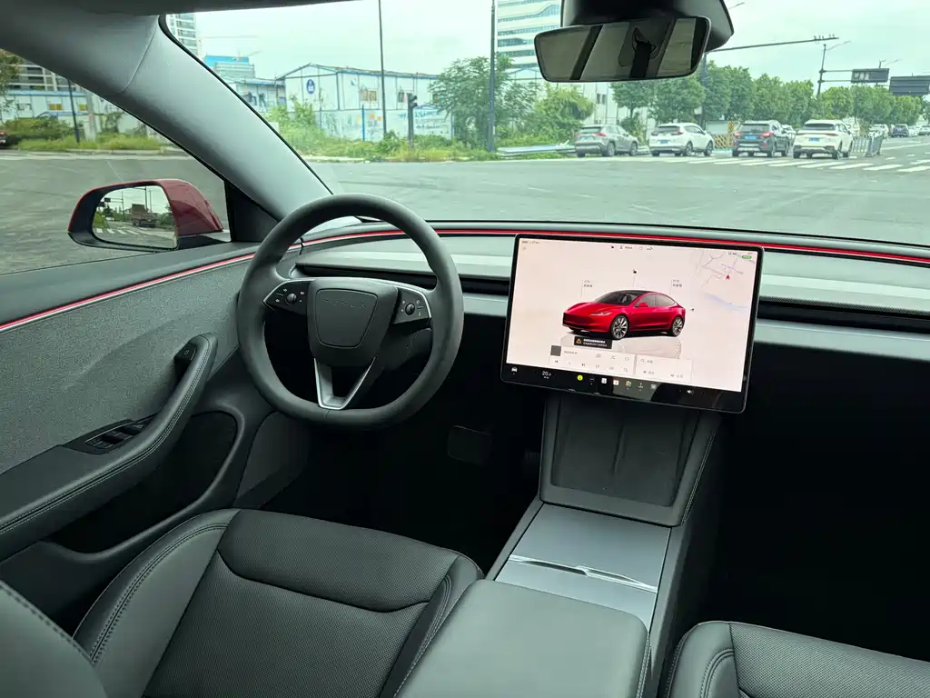 Tesla Model 3 — миниатюра 7
