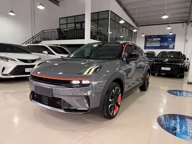 2021 Lynk & Co 06