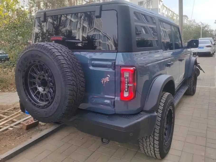 Ford Bronco — миниатюра 3
