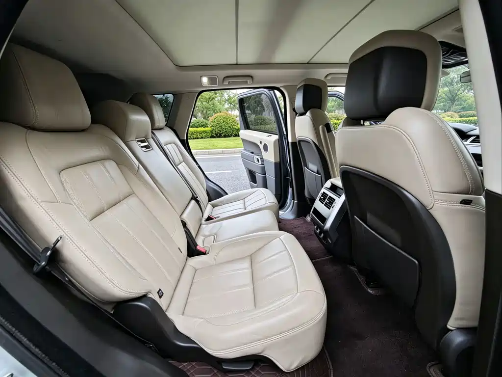Land Rover Sport PHEV — миниатюра 8