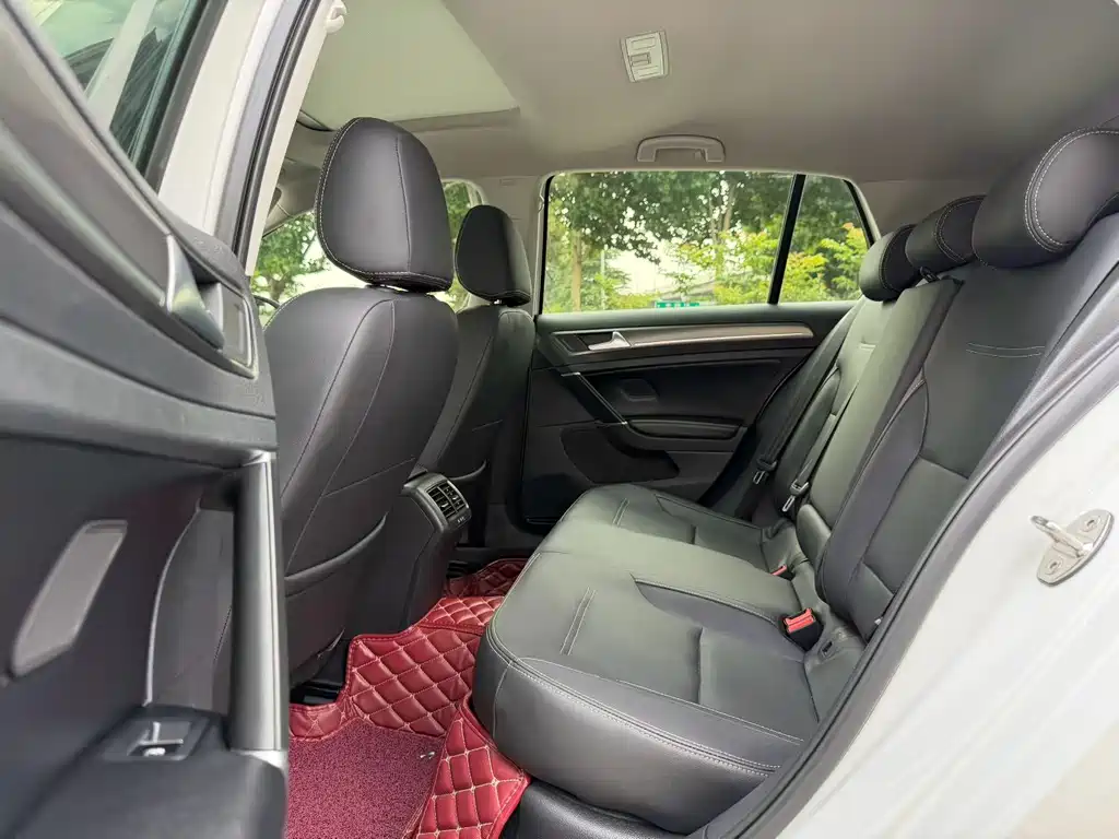 Volkswagen Golf 2016 1.6L AT Comfort