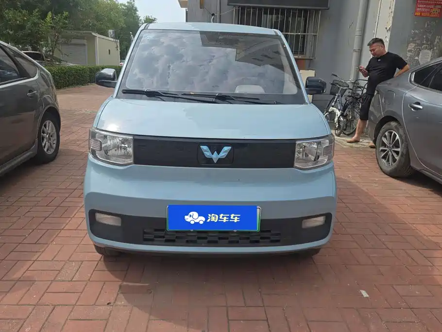 Заказать Wuling MINIEV 2023 года за 668 928 ₽  из Китая