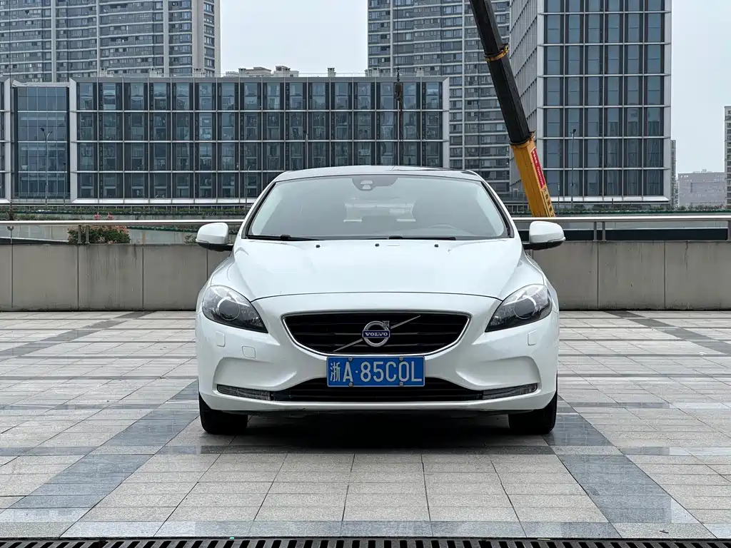 Volvo V40 — миниатюра 2