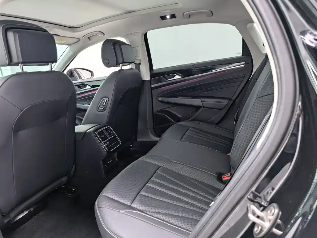 Volkswagen Passat — миниатюра 10