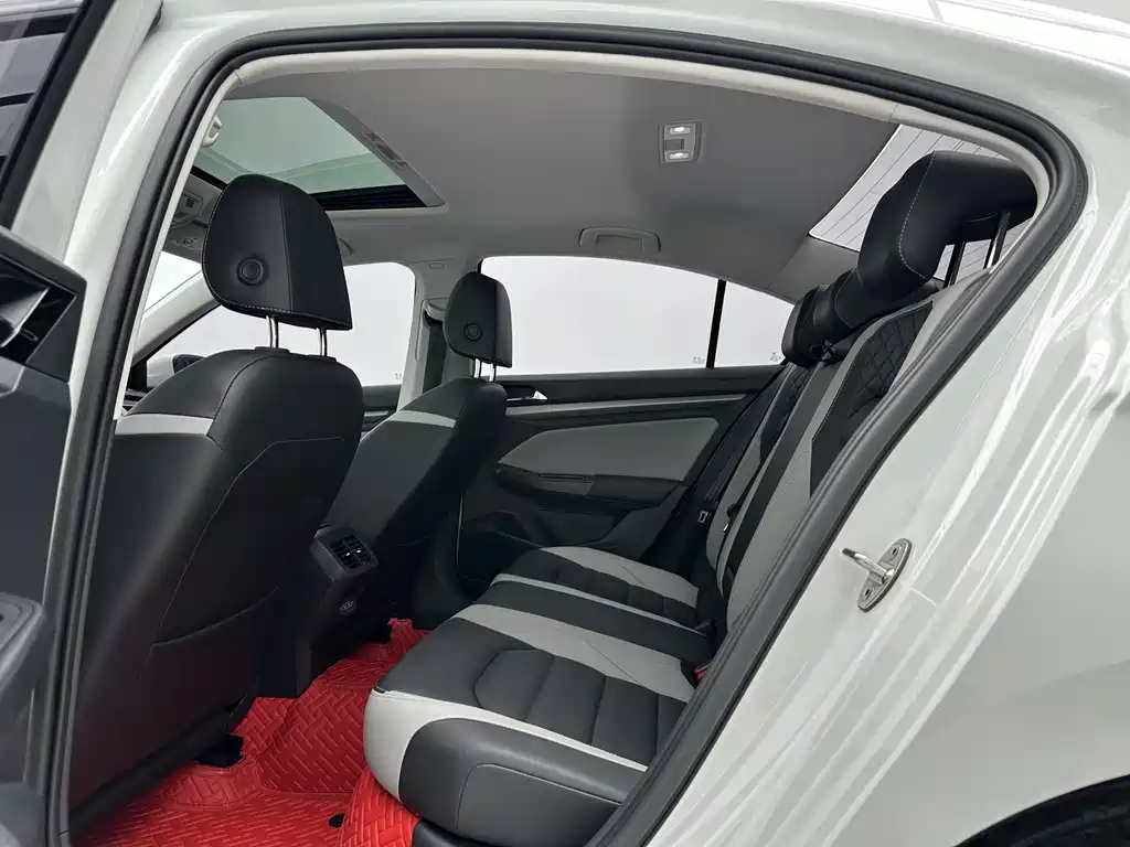 Volkswagen Bora 2023 280TSI DSG