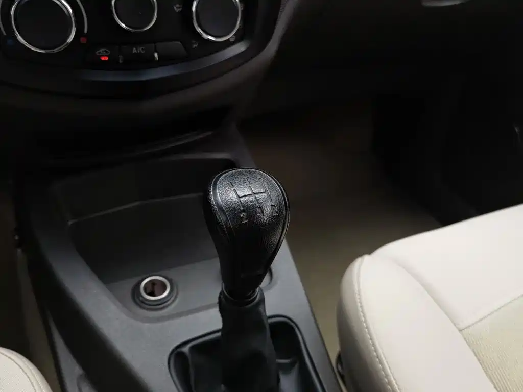 Wuling Hongguang — миниатюра 13