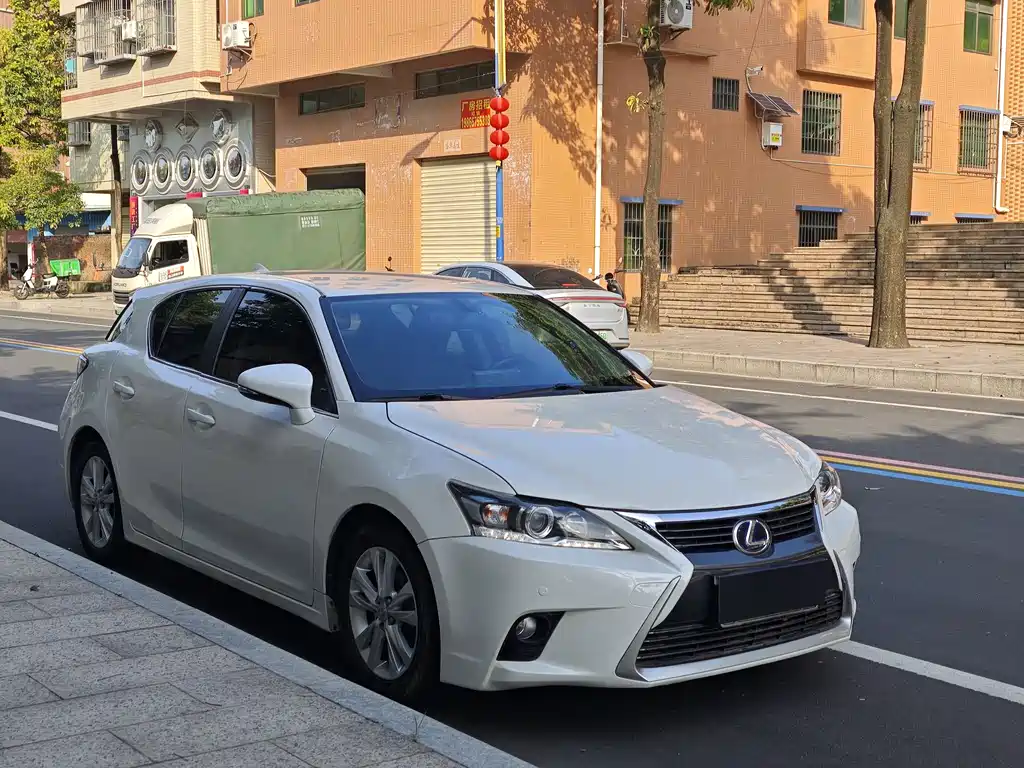 Lexus CT 2015 CT200h