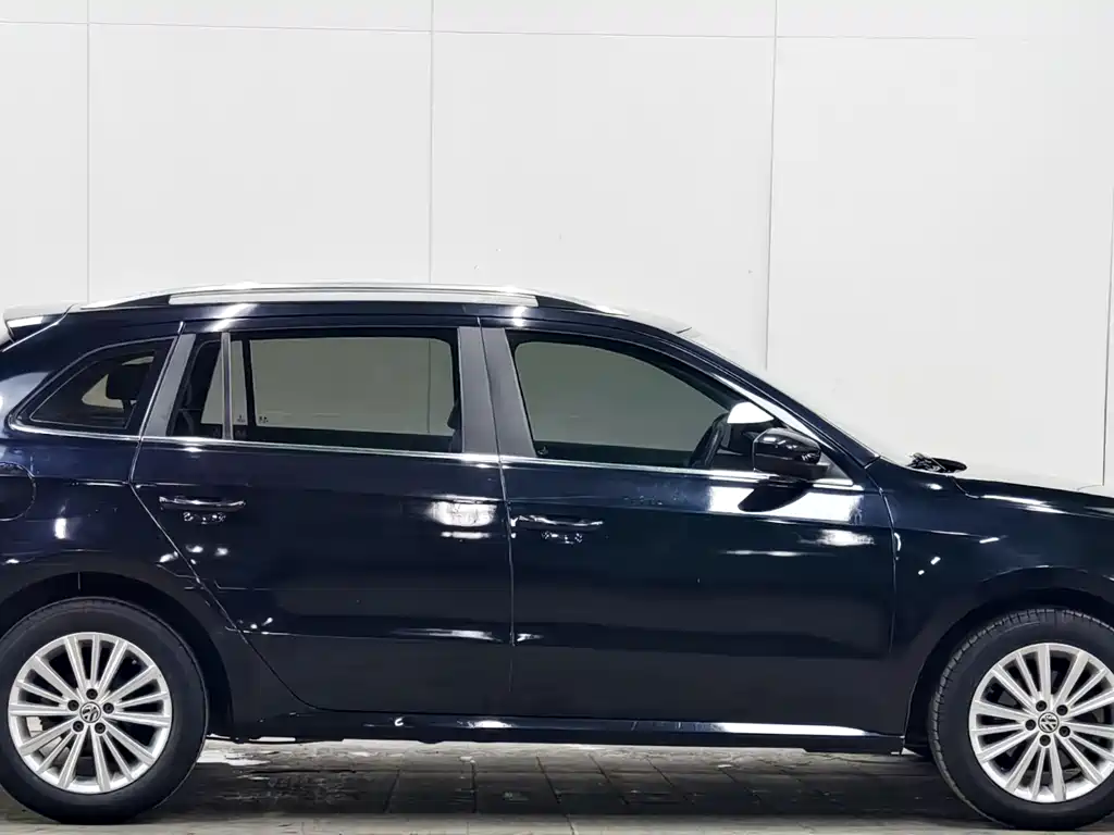 Volkswagen Gran Lavida 2013 1.6L AT Comfort