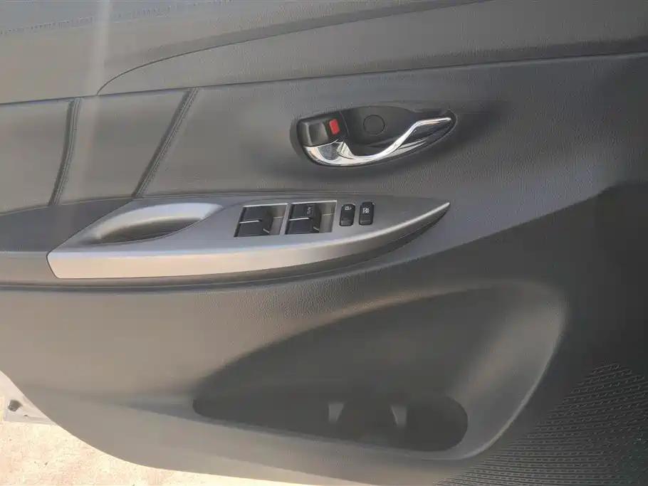 TOYOTA YARIS L ZHIXUAN