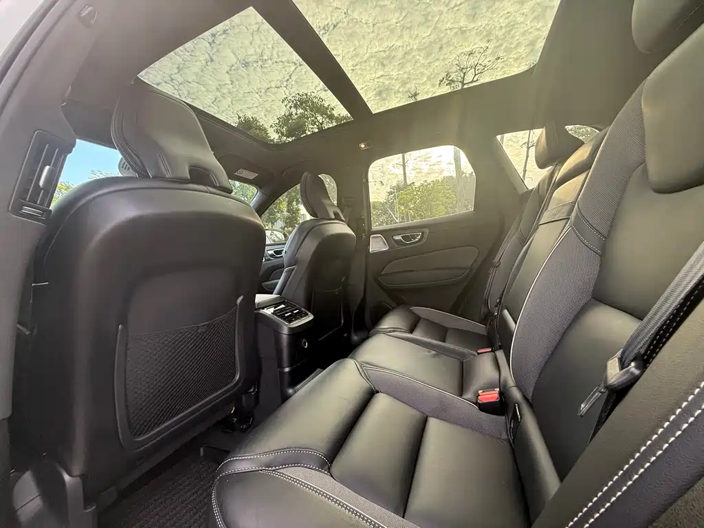 VOLVO XC60 PLUG IN HYBRID