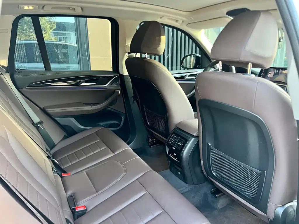 BMW X3 — миниатюра 13