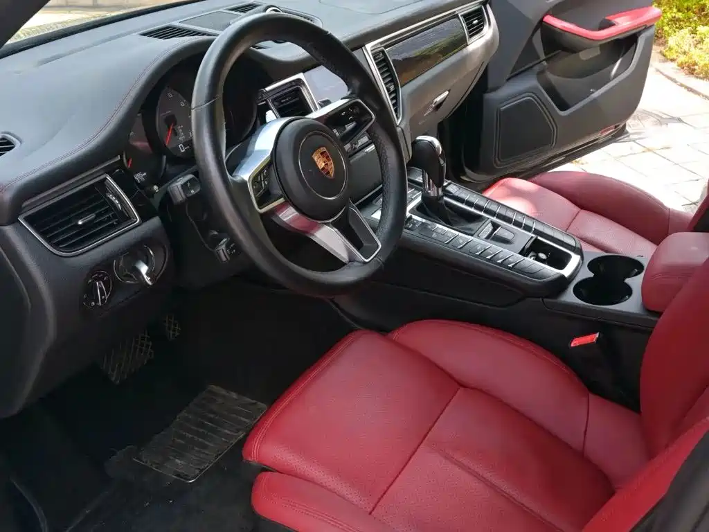 Porsche Macan — миниатюра 5