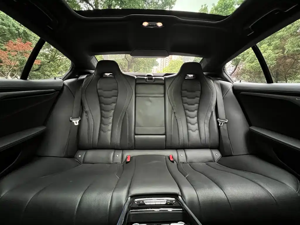 BMW 8 Series — миниатюра 13