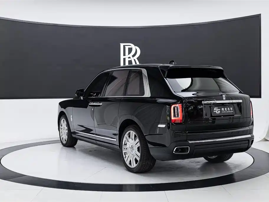 Rolls-Royce Cullinan 2018 мест