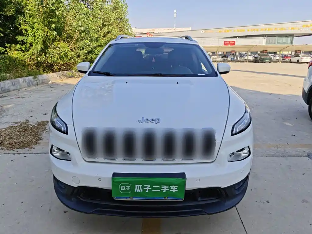 Jeep Cherokee — миниатюра 3