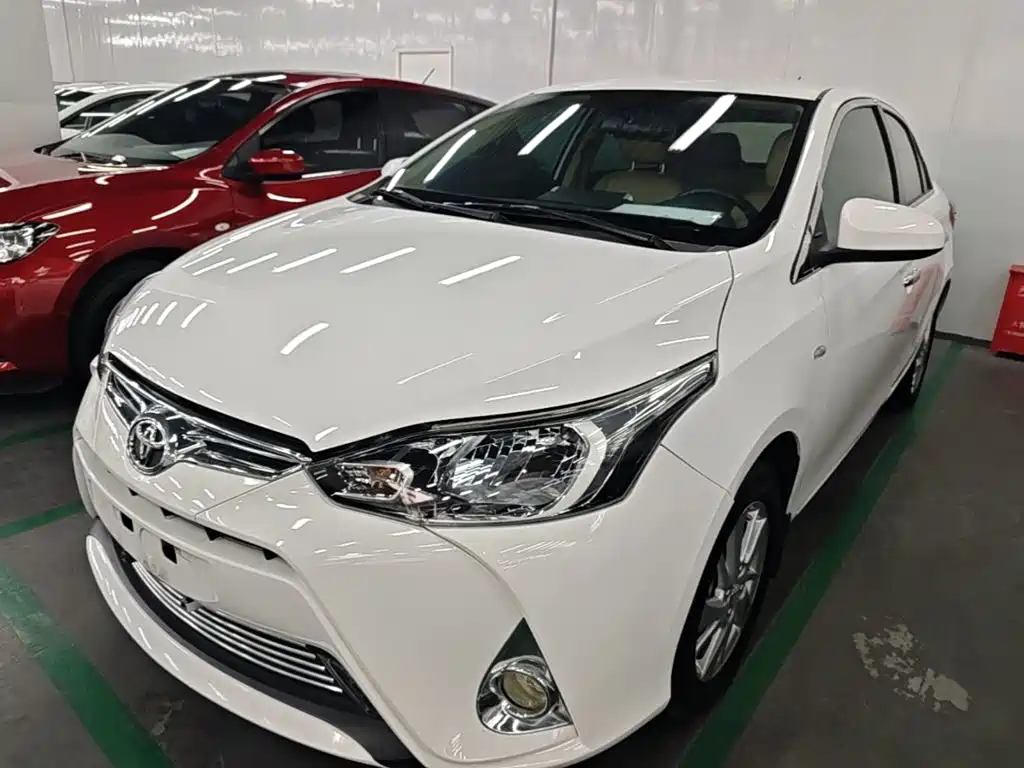 Toyota Yaris L — миниатюра 2
