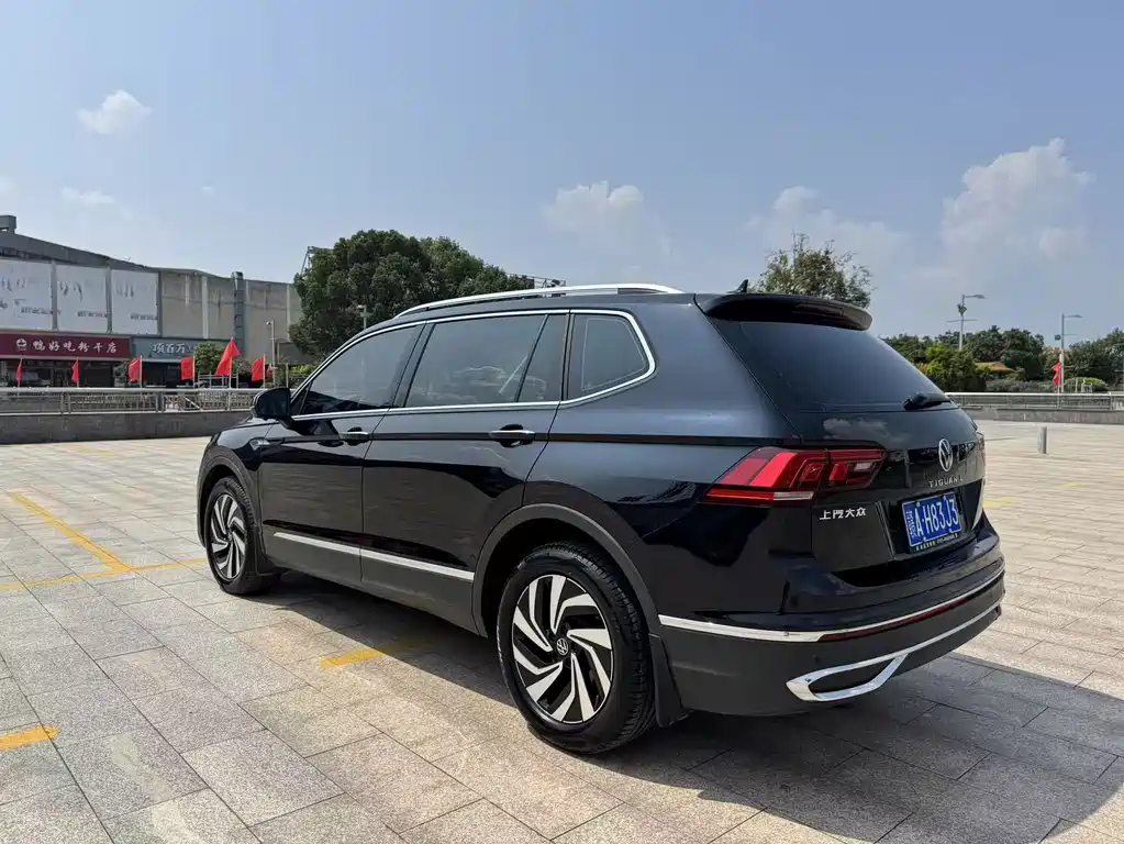 Volkswagen Tiguan L — миниатюра 6