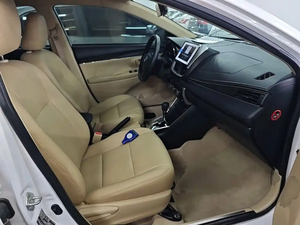 Toyota Yaris L — миниатюра 25