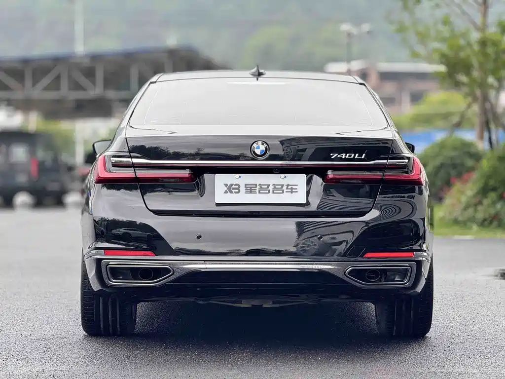 BMW 7 Series — миниатюра 14