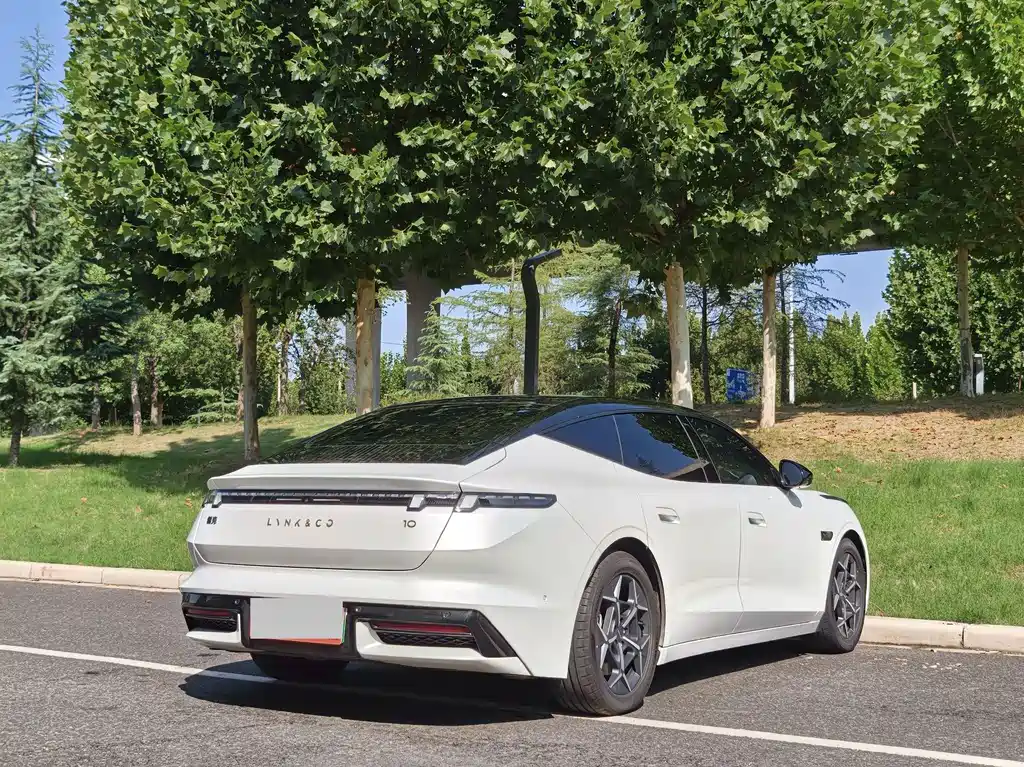 Lynk & Co 10 — миниатюра 16