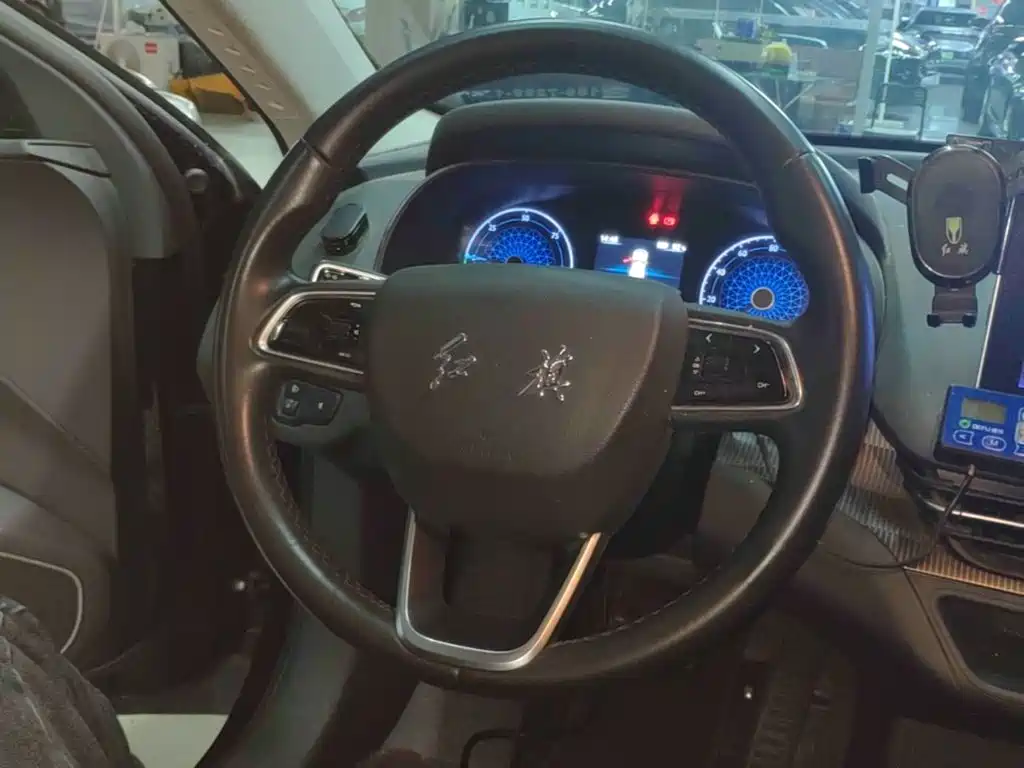 Hongqi Hongqi E-QM5 — миниатюра 11