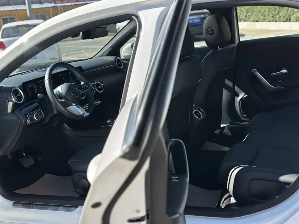 Mercedes-Benz A-Class — миниатюра 16