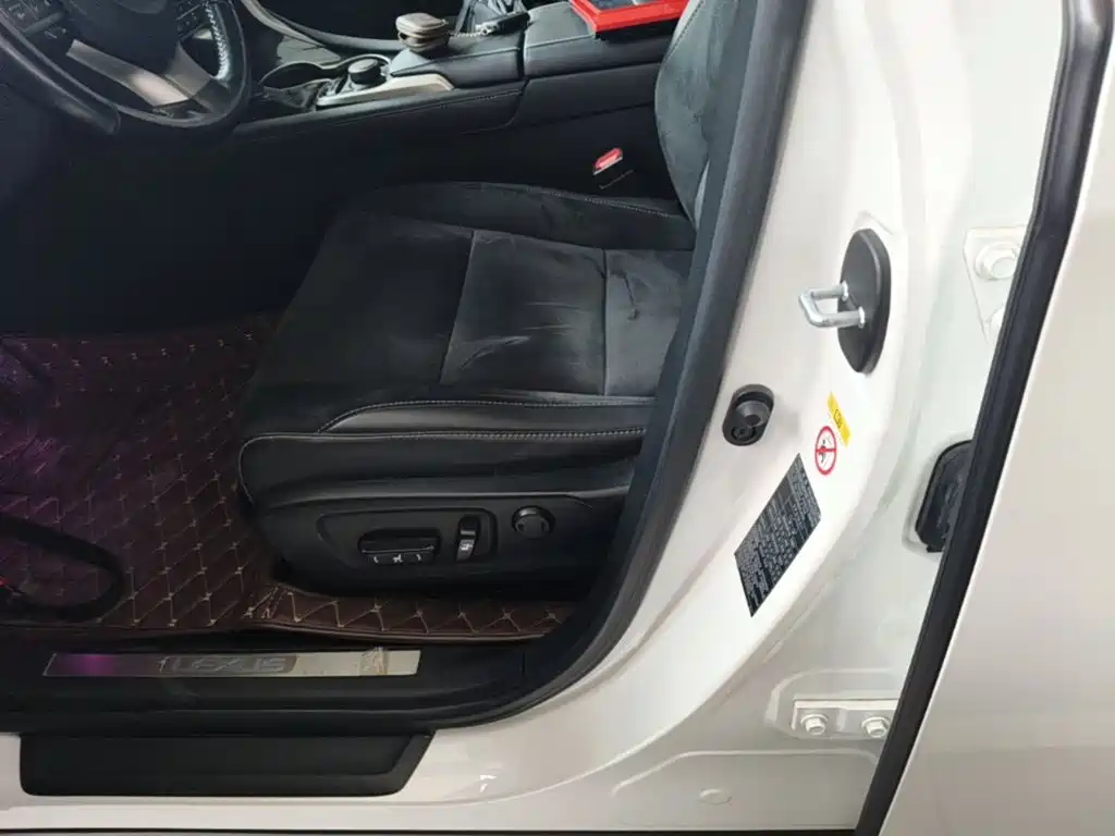 Lexus RX — миниатюра 15