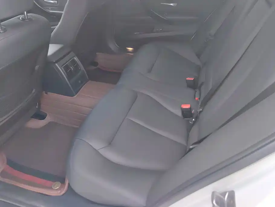 BMW 3 Series — миниатюра 11